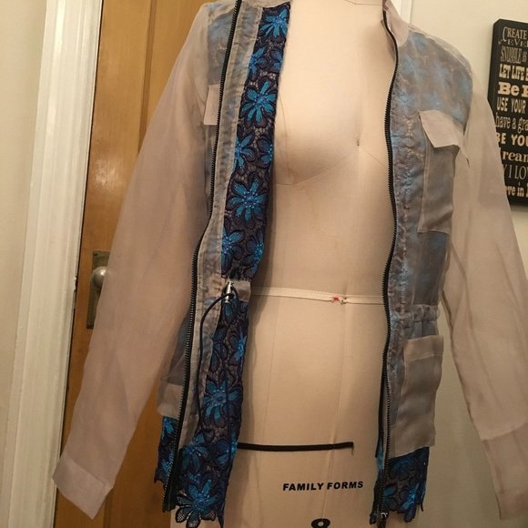 Lace organza jacket - Picture 3 of 4